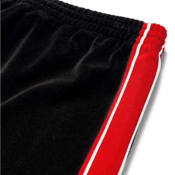 Men’s Gucci Black Velvet Drawstring Shorts Red White Webbing Trim Stripe Size XL - Picture 3 of 6